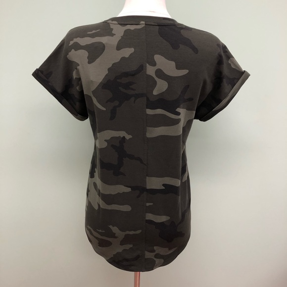 Tuff Athletics | Womens’ Camo Short Sleeve Shirt | Green | Small - Picture 3 of 3